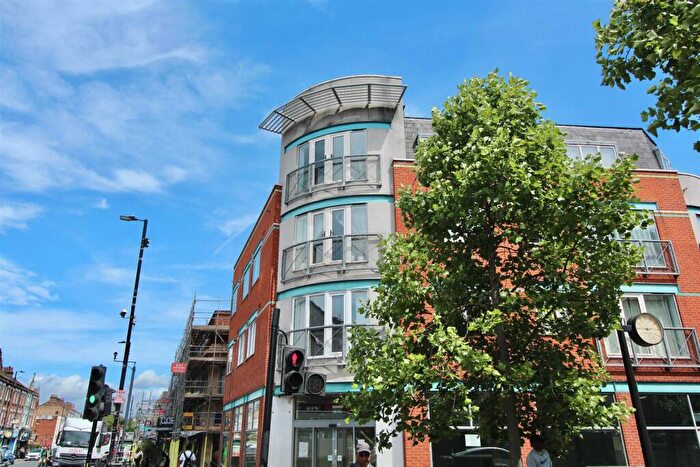 2 Bedroom Flat To Rent In Coliseum, Salisbury Promenade, N8