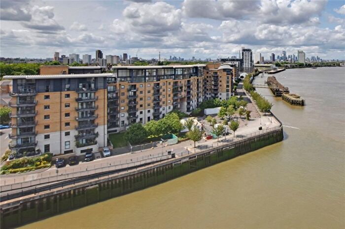 3 Bedroom Flat For Sale In Greenfell Mansions, Glaisher Street, Deptford, London, SE8