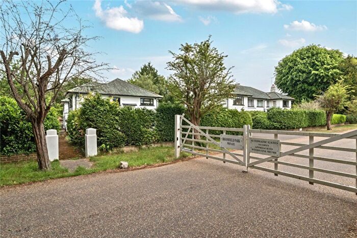 2 Bedroom Apartment To Rent In Broomfield Court, Broomfield Park, Sunningdale, Berkshire, SL5