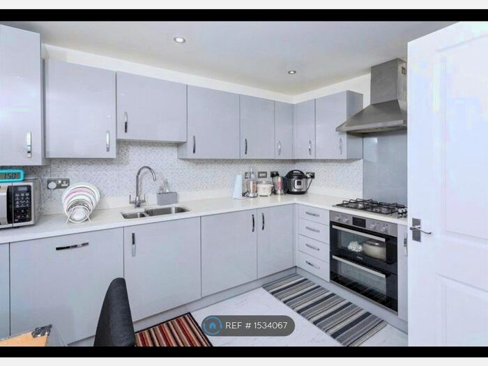 4 Bedroom Semi-Detached House To Rent In Zebu Crescent, Whitehouse, Milton Keynes, MK8