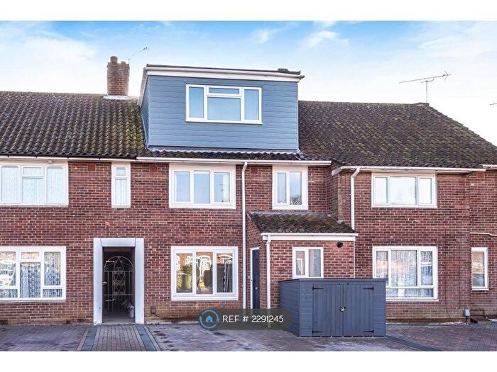 4 Bedroom Terraced House To Rent In Limerick Close, Bracknell, RG42