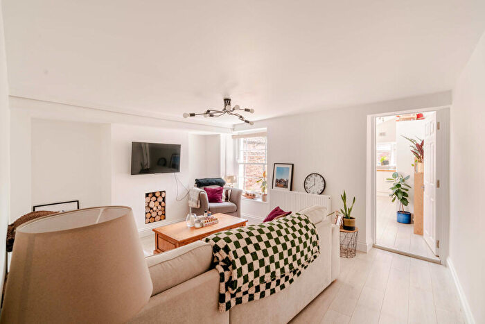 1 Bedroom Flat For Sale In Dean Lane, Southville, Bristol, BS3 - Photo 2