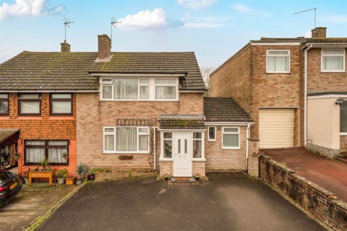 4 Bedroom Semi-Detached House For Sale In Maryland Drive, Maidstone, ME16