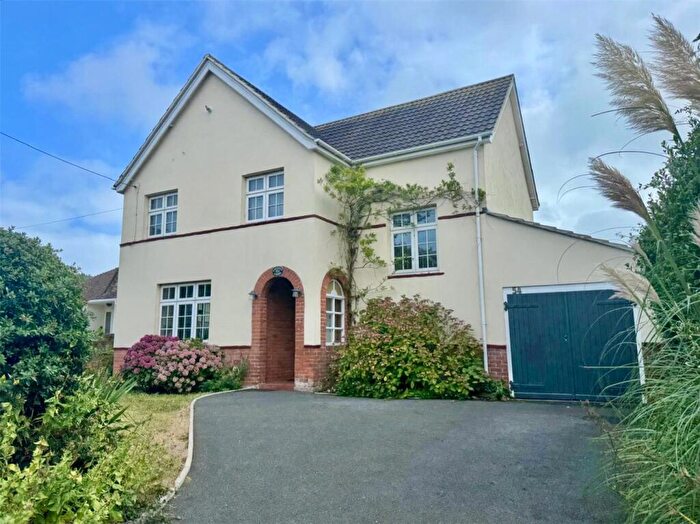 4 Bedroom Detached House For Sale In Keyhaven Road, Milford On Sea, Lymington, Hampshire, SO41