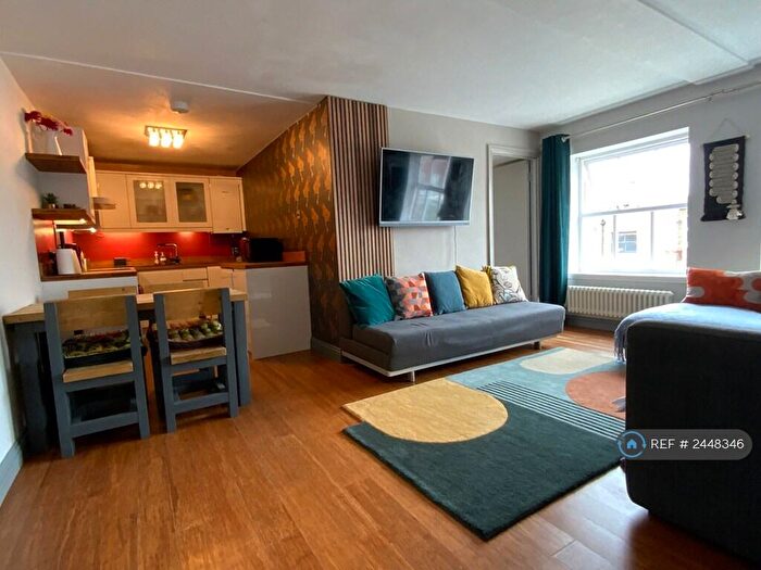 2 Bedroom Flat To Rent In Minstrel Court, London, E2