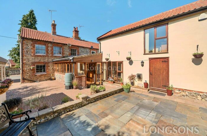 4 Bedroom Semi-Detached House For Sale In The Street, Great Cressingham, IP25