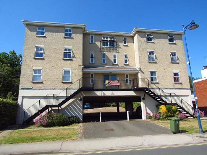 1 Bedroom Flat To Rent In Undercliff Road West, Felixstowe, IP11