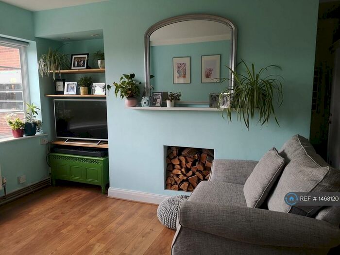 2 Bedroom Flat To Rent In Northwood Hall, London, N6