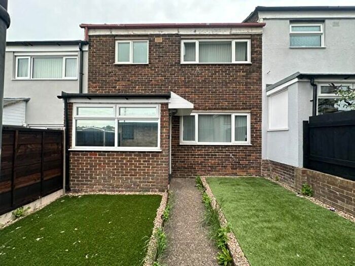 3 Bedroom Terraced House For Sale In Sawyers Court, Chatham, Kent, ME4