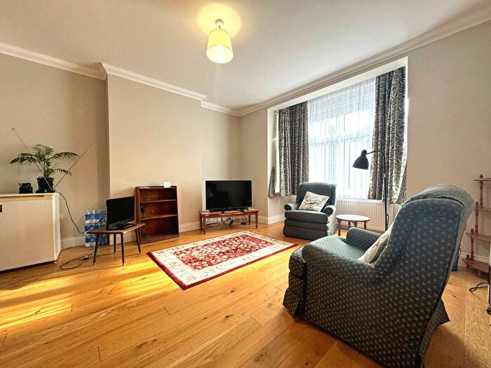 2 Bedroom Flat To Rent In Spencer Road, Harrow, HA3