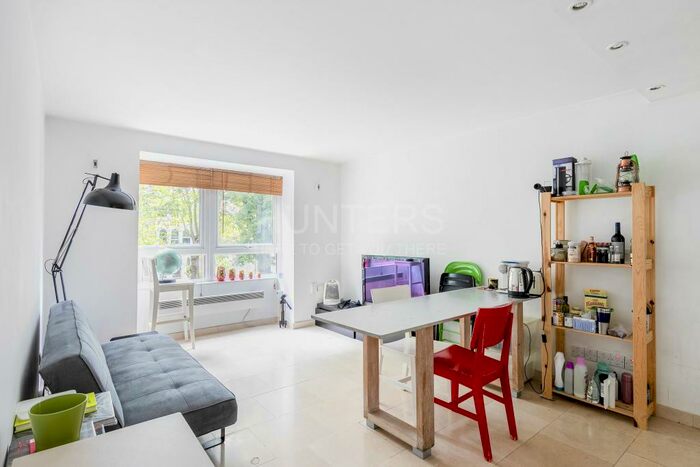 2 Bedroom Flat To Rent In Highbury New Park, London, N5