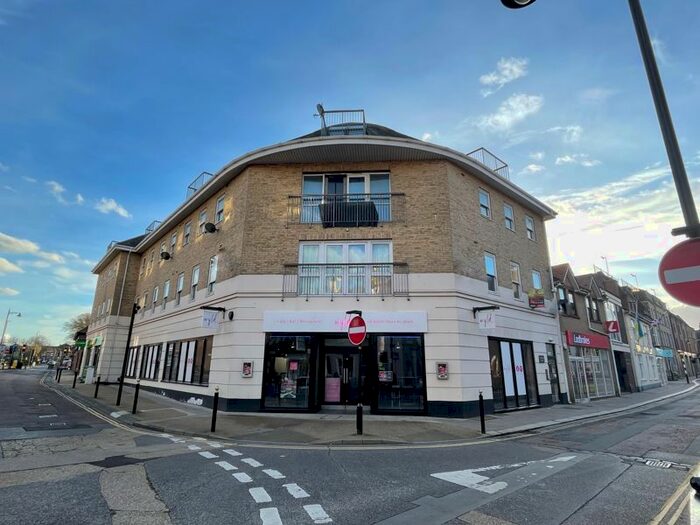 2 Bedroom Flat To Rent In Pyle Street, Newport, PO30