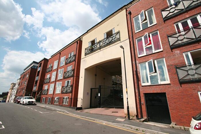 1 Bedroom Flat To Rent In Midland Mews - Old Market, BS2