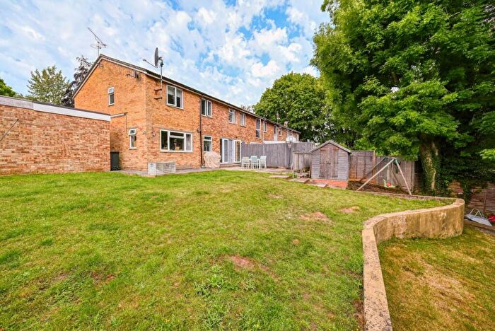 4 Bedroom End Of Terrace House For Sale In Lowfield Road, Caversham, RG4