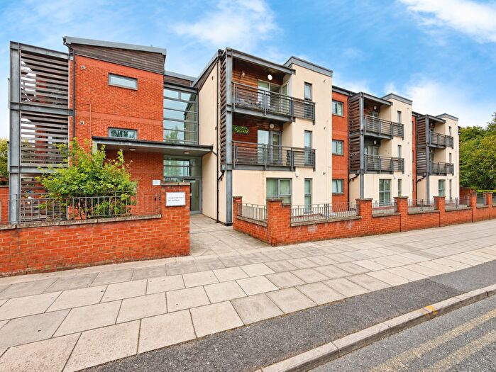 2 Bedroom Flat For Sale In Park Road, Liverpool, L8