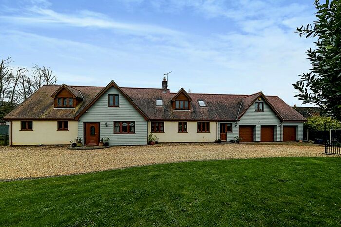 5 Bedroom Bungalow For Sale In Doddshill Road, Dersingham, King's Lynn, Norfolk, PE31