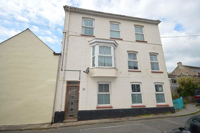 2 Bedroom Flat To Rent In Trevarrack Road, Gulval, Penzance, TR18