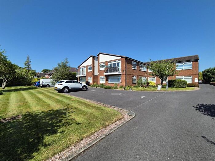 2 Bedroom Apartment For Sale In St. Annes Road East, Lytham St. Annes, FY8