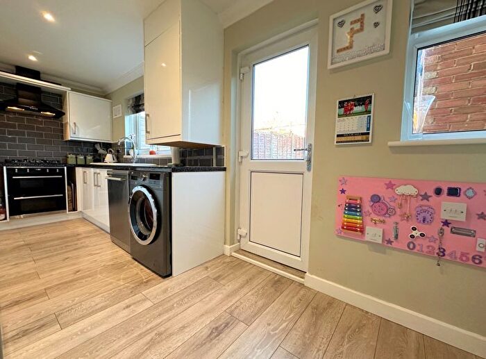 3 Bedroom Terraced House For Sale In Dryden Avenue, Portsmouth, PO6