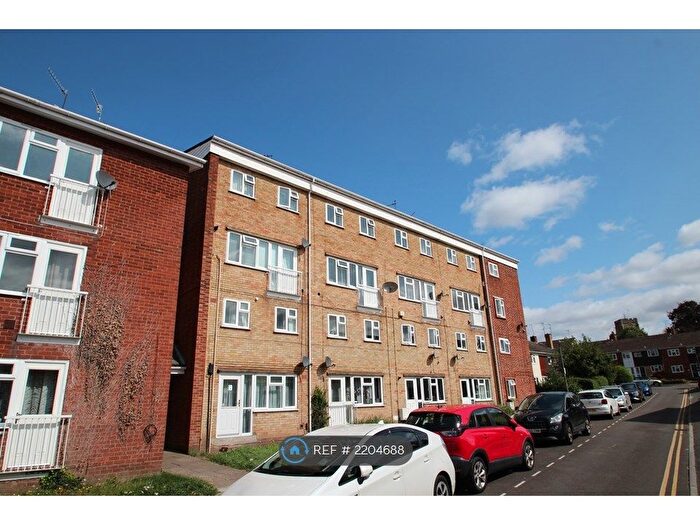 3 Bedroom Maisonette To Rent In Monks Way, Warwick, CV34