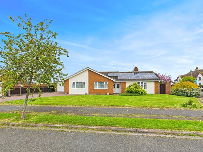 4 Bedroom Detached Bungalow For Sale In Kipling Drive, Sandilands, LN12