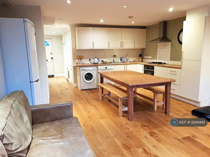 3 Bedroom Terraced House To Rent In Chivalry Road, London, SW11