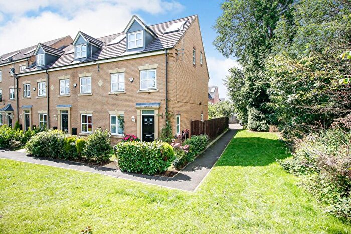 4 Bedroom House To Rent In Lawnhurst Avenue, Manchester, Greater Manchester, M23
