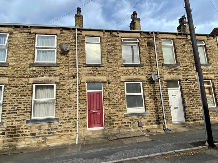 2 Bedroom Terraced House To Rent In Old Bank Road, Earlsheaton, Dewsbury, WF12