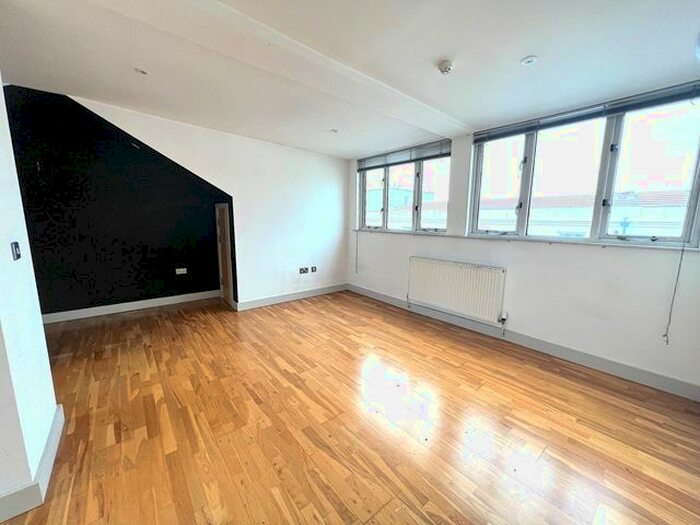 Studio To Rent In Burlington Street, Kemptown, Brighton, East Sussex., BN2