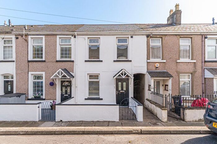 2 Bedroom Terraced House For Sale In Broad Street, Griffithstown, NP4