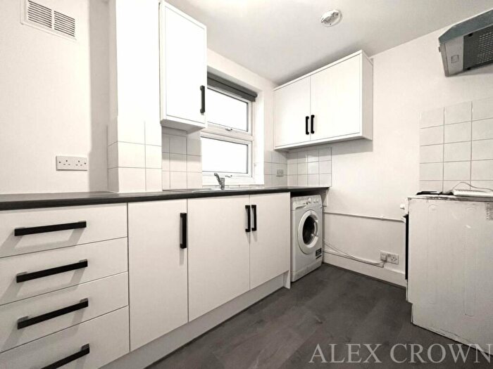 3 Bedroom Flat To Rent In West Green Road, Harringay, N15