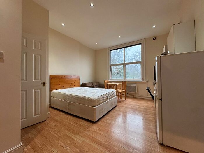 1 Bedroom Studio To Rent In Fordwych Road, Camden, NW2