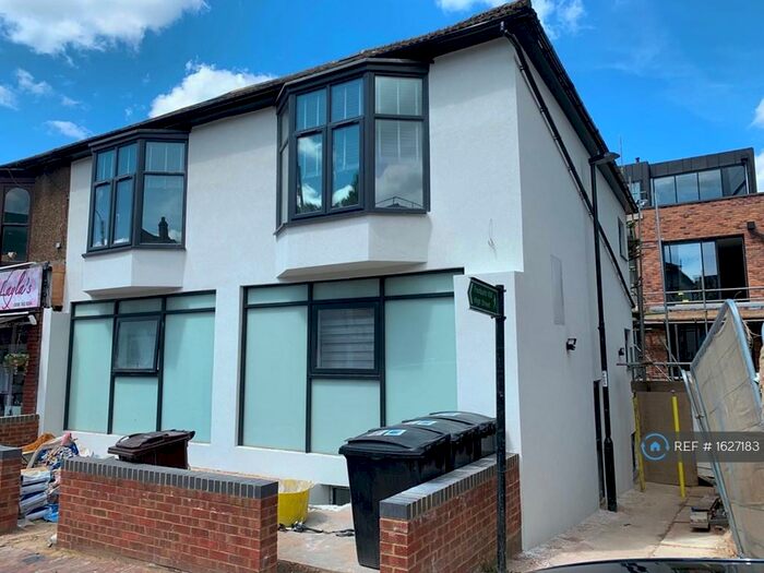 2 Bedroom Flat To Rent In Whytecliffe Road South, Purley, CR8