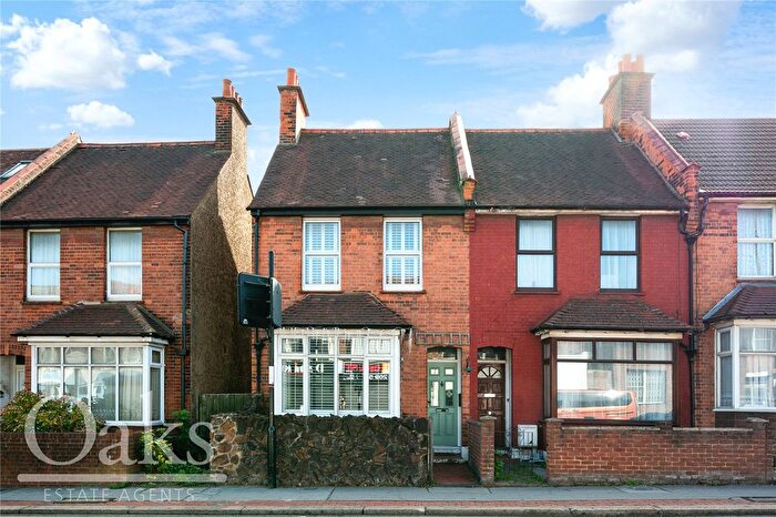 3 Bedroom End Of Terrace House For Sale In Woodside Green, London, SE25