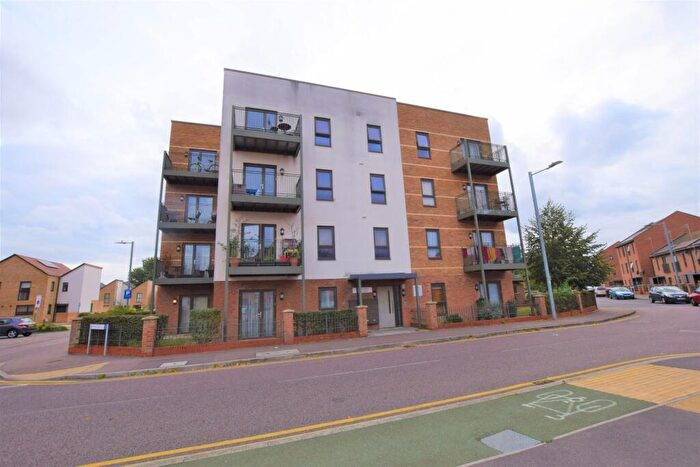 1 Bedroom Flat To Rent In Ager Avenue, Dagenham, RM8