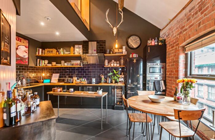 2 Bedroom Apartment For Sale In Kirkgate, Leeds, West Yorkshire, LS2