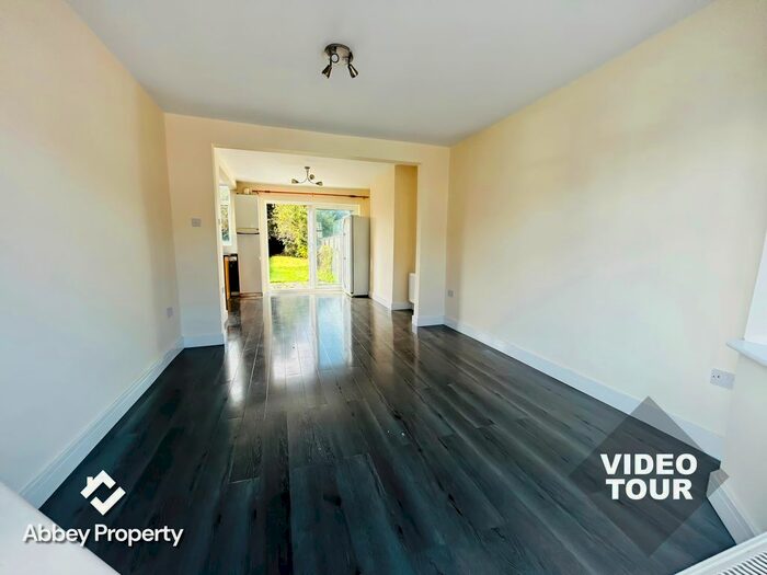 3 Bedroom Terraced House To Rent In Shelley Road, Luton, LU4