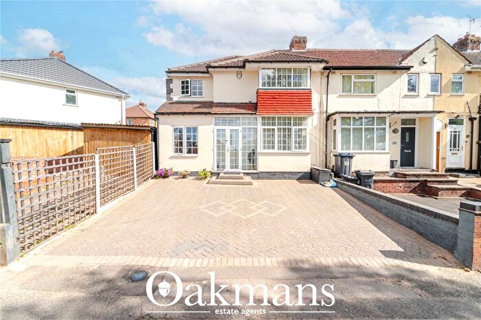 3 Bedroom End Of Terrace House For Sale In Groveley Lane, Birmingham, West Midlands, B31