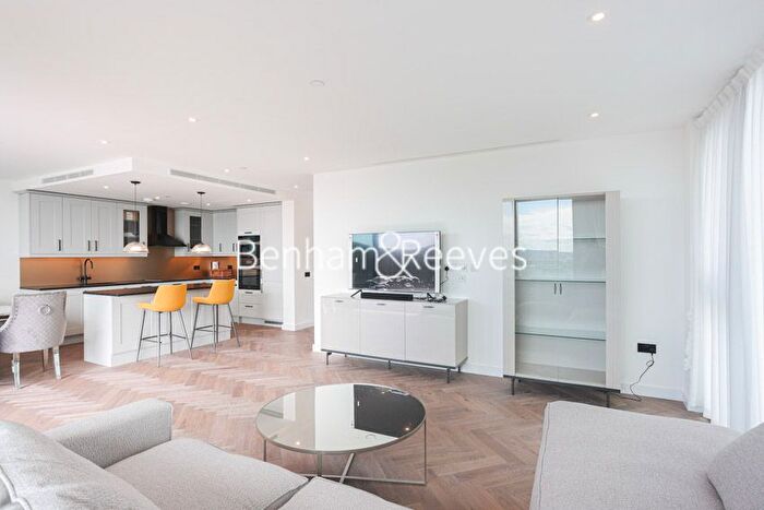 3 Bedroom Flat To Rent In Merino Gardens, London, E1W
