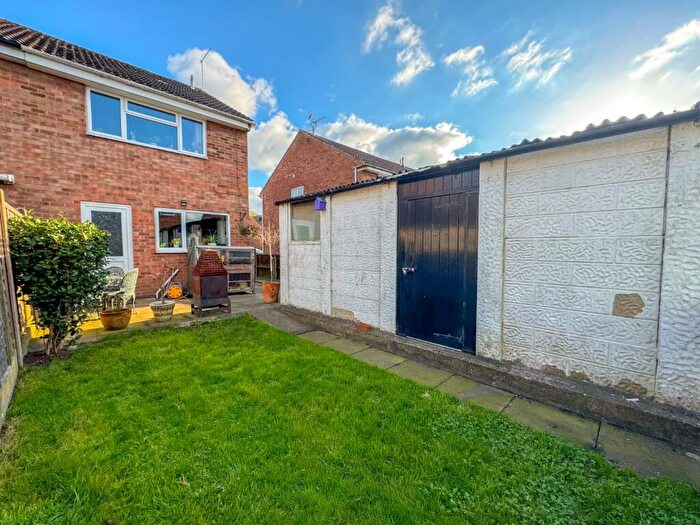 2 Bedroom Semi-Detached House For Sale In Regency Close, Weddington, CV10