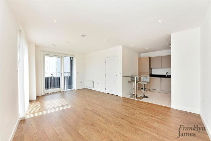 2 Bedroom Flat For Sale In Rolling Mills Mews, London, E14