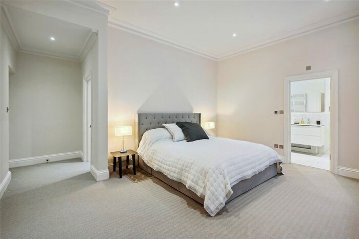 2 Bedroom Flat To Rent In Boltons Place, South Kensington, SW5