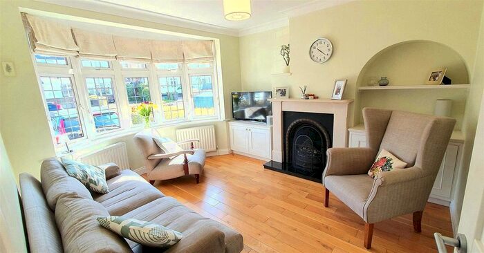 4 Bedroom End Of Terrace House To Rent In Elmstead Gardens, Worcester Park, KT4