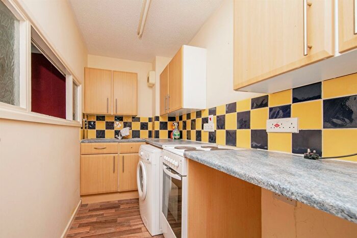 1 Bedroom Flat For Sale In Merstham Drive, Clacton-On-Sea, CO16