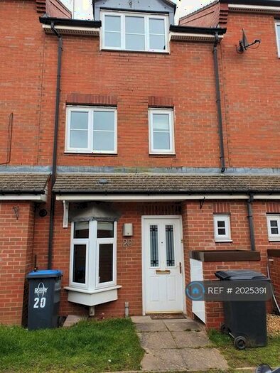 4 Bedroom Terraced House To Rent In Stowe Drive, Rugby, CV22