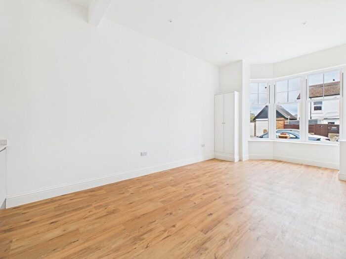 1 Bedroom Flat To Rent In Northcourt Road, Worthing, BN14