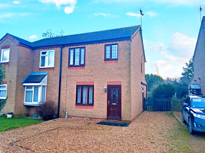 3 Bedroom Semi-Detached House For Sale In Red Barn, Whittlesey, Peterborough, PE7