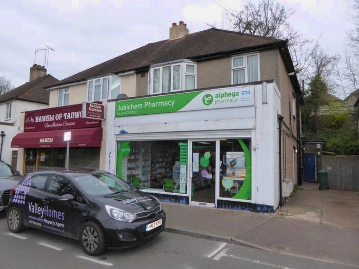 1 Bedroom Flat To Rent In Shelvers Way, Tadworth, KT20