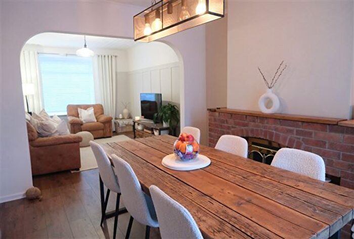 2 Bedroom Semi-detached House For Sale In Birklands Avenue, Sheffield, S13