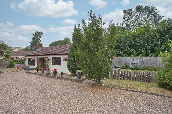 3 Bedroom Bungalow For Sale In Stonehall Road, Lydden, CT15